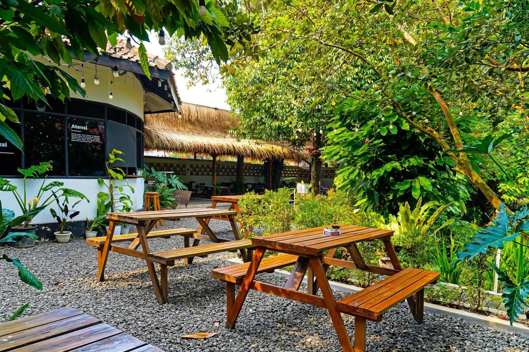 Oyo Life 92835 Maya Adipuri Bandung Exterior foto