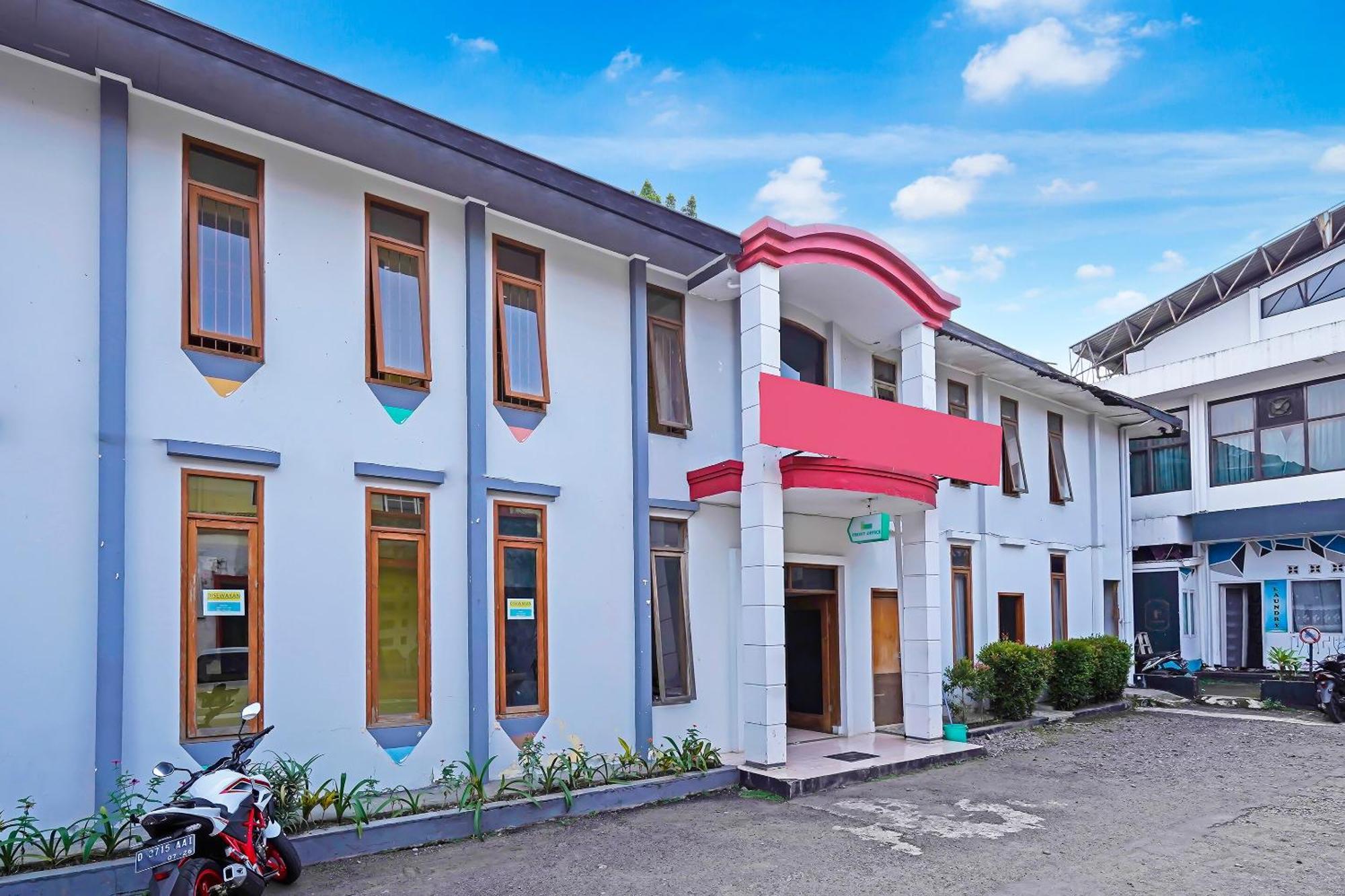Oyo Life 92835 Maya Adipuri Bandung Exterior foto