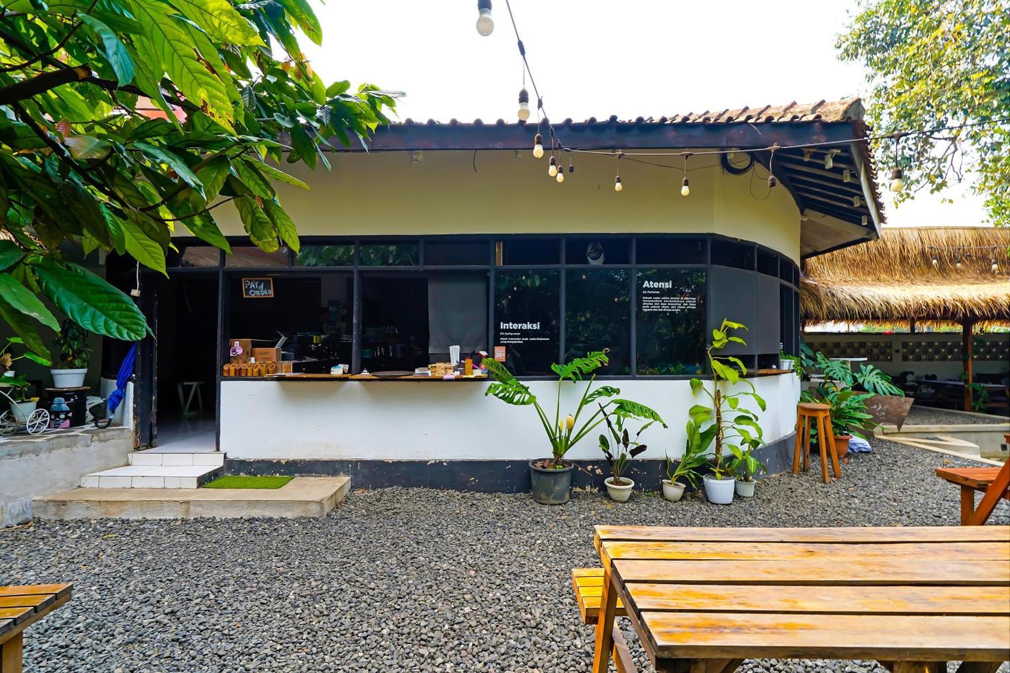 Oyo Life 92835 Maya Adipuri Bandung Exterior foto